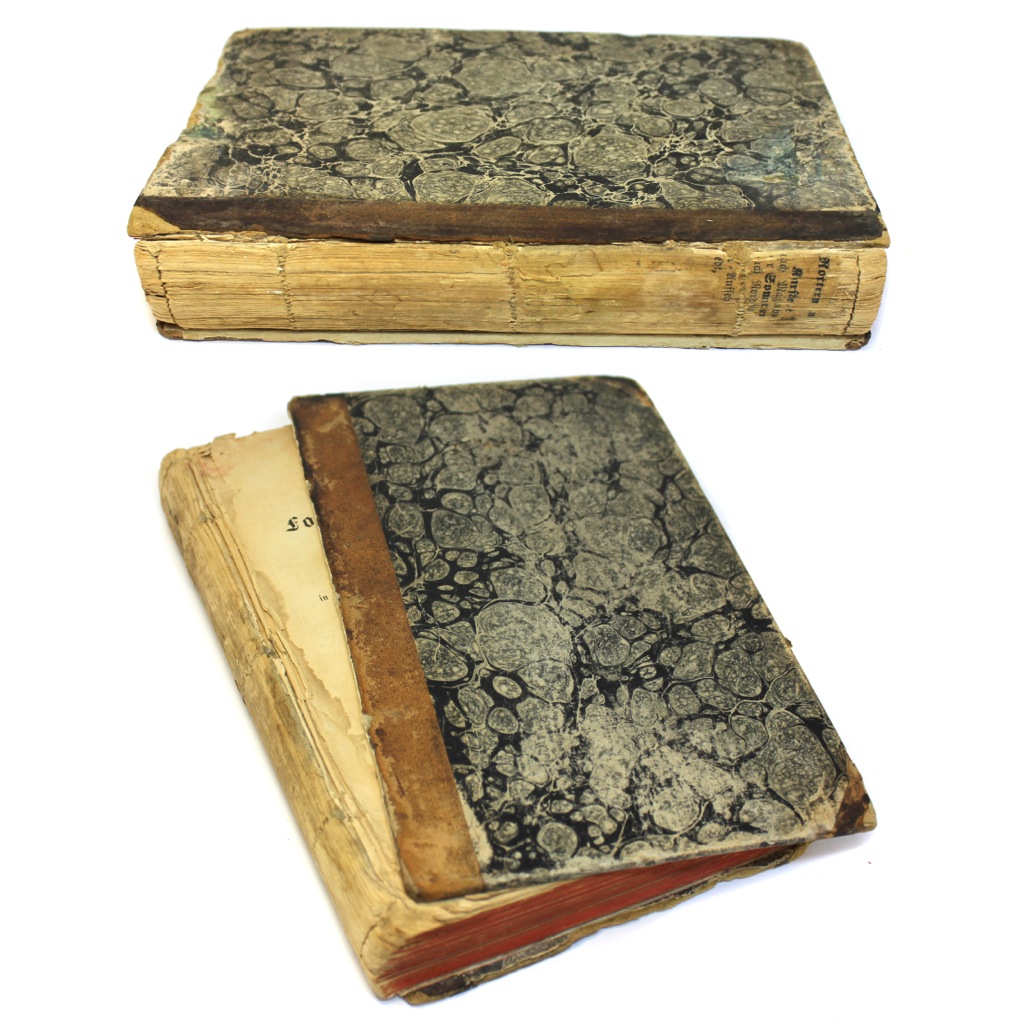 Порванная страница книги. Рваная книга. Обложка оторвана от трудовой книжки. Книжный переплет. Оторвали обложку книги.