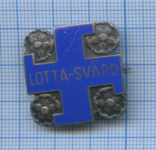 Знак женской военизированной организации «Lotta Svärd»