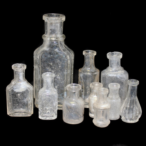 Лот флаконов (клейма, есть сколы, 10 шт.)