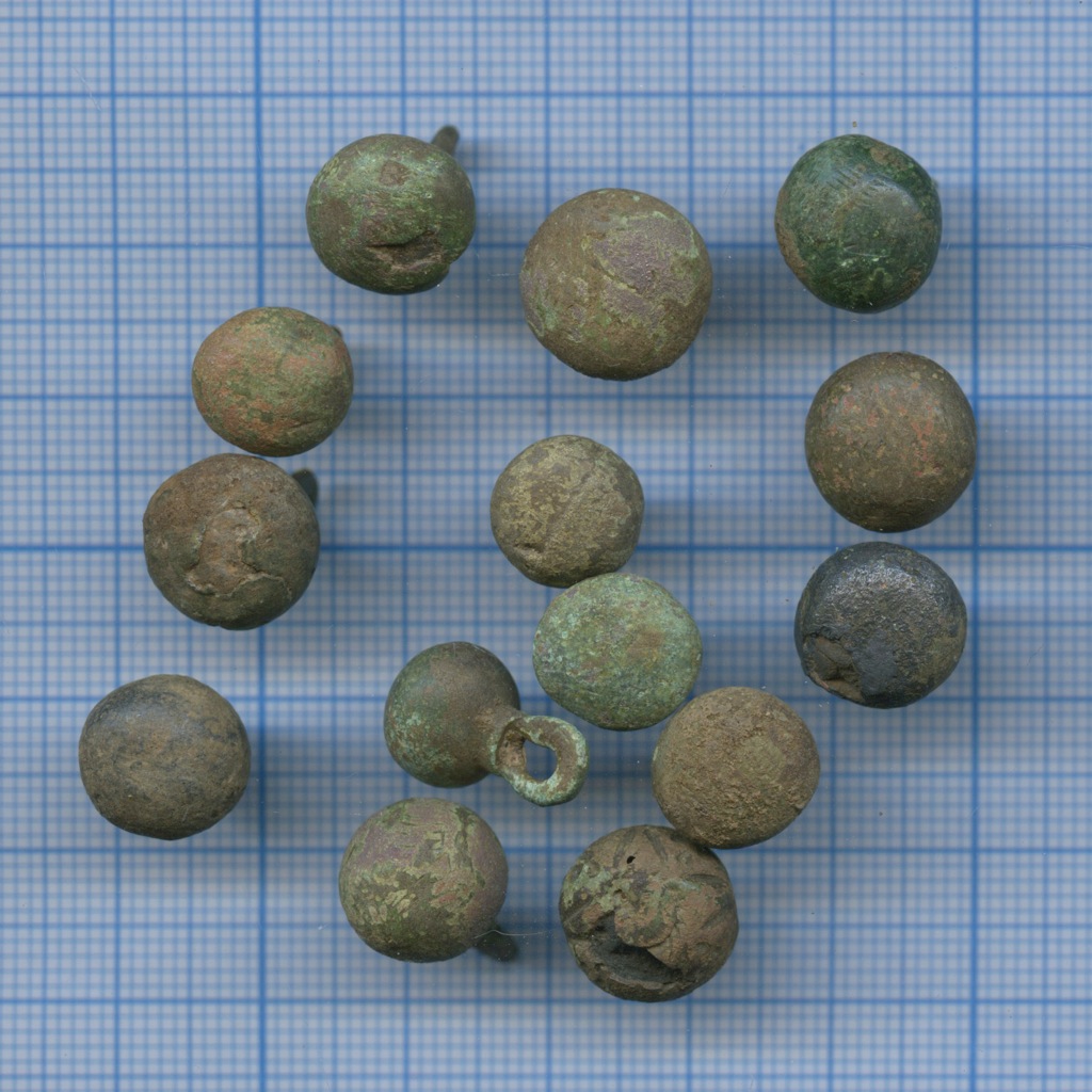 Пуговка гирька домонгол. Пуговка гирька. Пуговица серебро гирька 1870-1914. Пуговица гирька 14 век. Пуговка гирька.