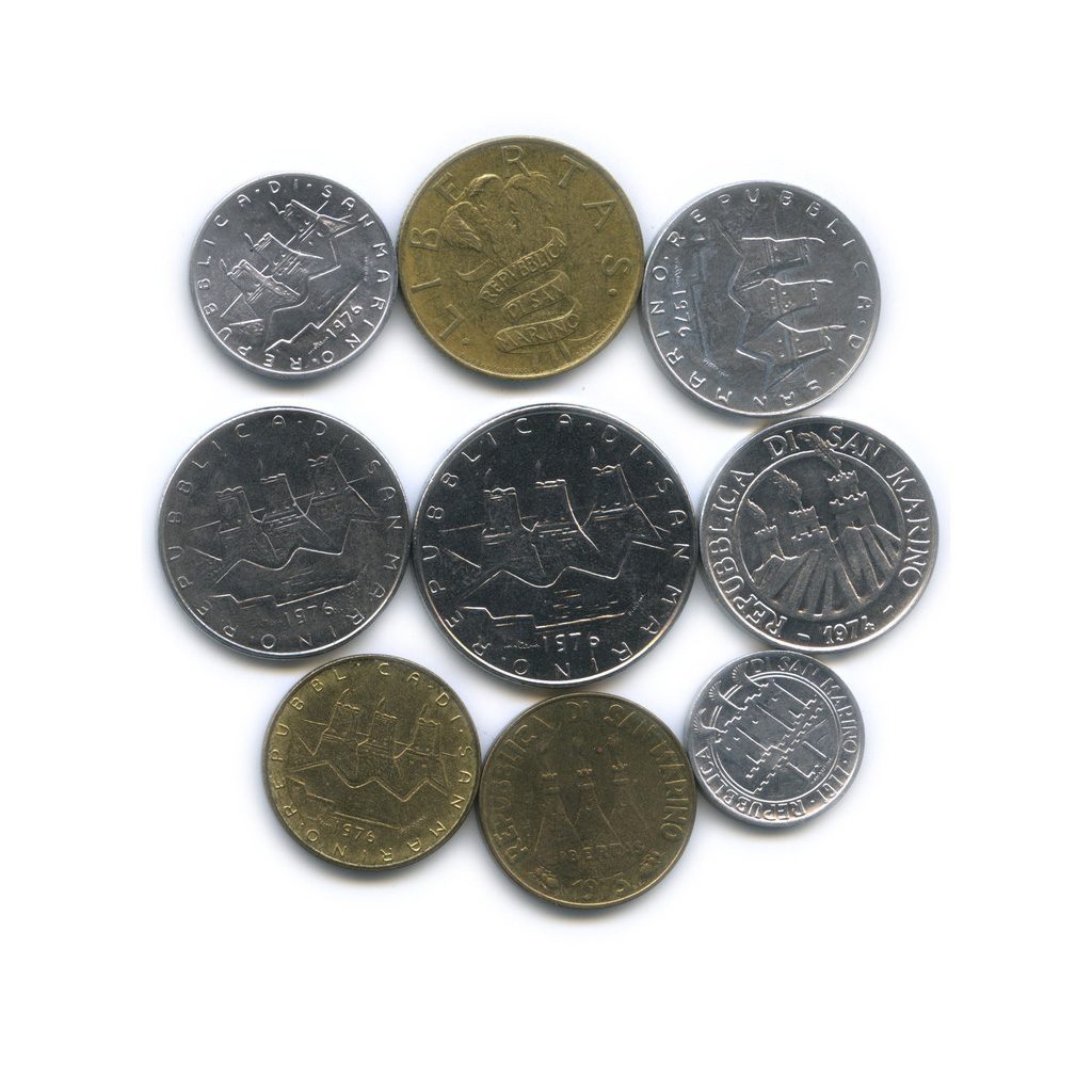 Сан деньги. Упаковки годовых наборов монет Сан-Марино Лиры. Железные деньги Сан Марино фото.