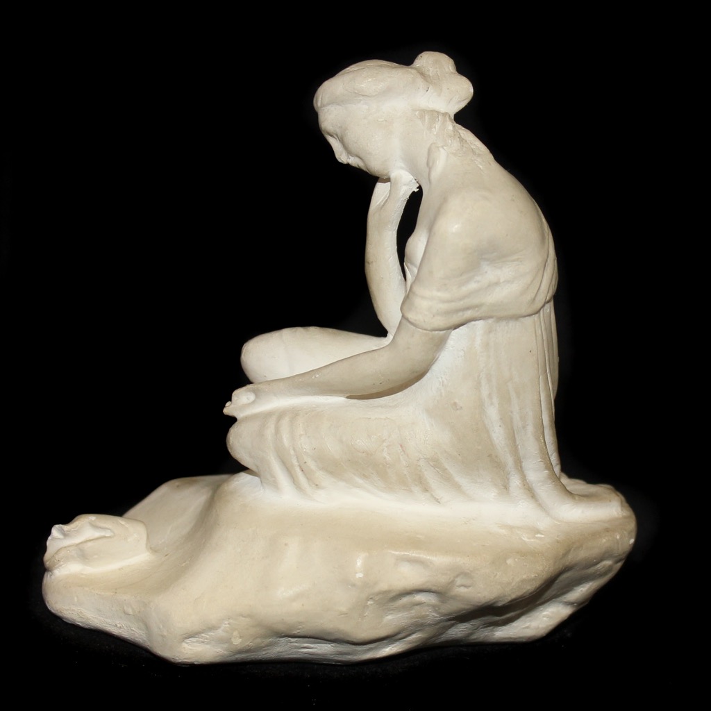 статуэтка девушка с кувшином