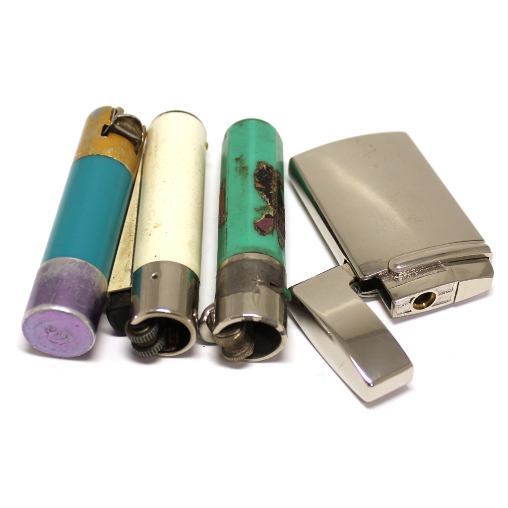 Лот зажигалок (4 шт., с искрой). Лот №2495. Аукцион №132. – ANUMIS