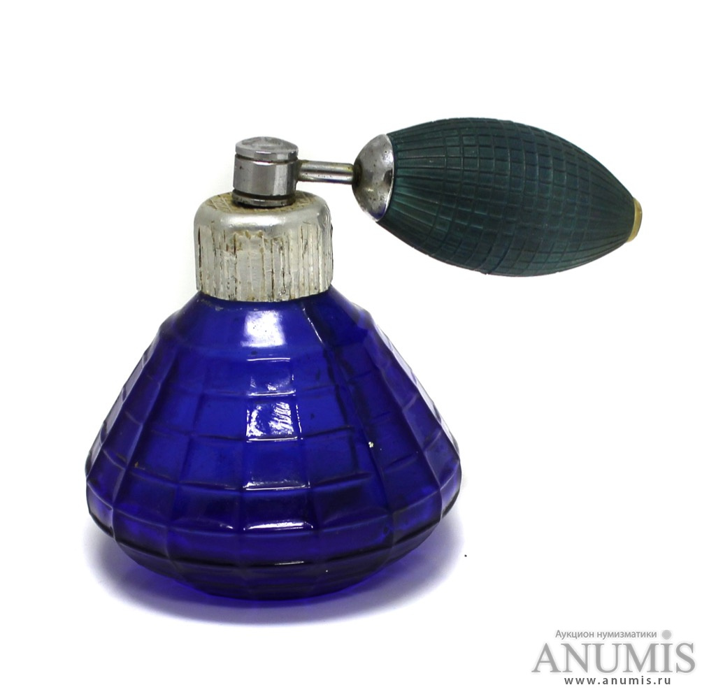 Флакон от духов с пульверизатором, 8×10,5 см. Лот №2567. Аукцион №141 ...