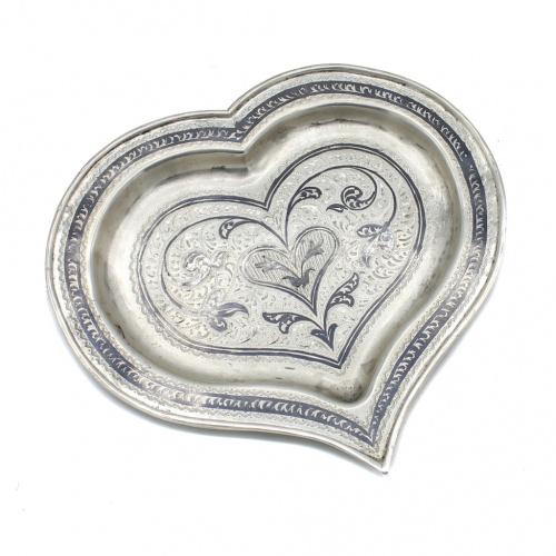 Поднос «Сердце» (Кубачи, серебро 875 пробы, 13×12,5 см)