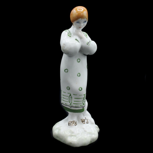Статуэтка фарфоровая «Аленушка», Артель «Прогресс», 1950-е гг., скол на дне, 17,5 см