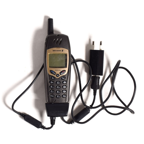 Мобильный телефон «Ericsson A2628s» с зарядкой Без проверки