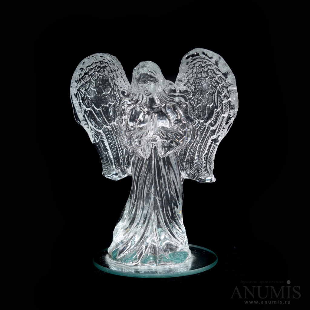 Стеклянные статуэтки ангелов