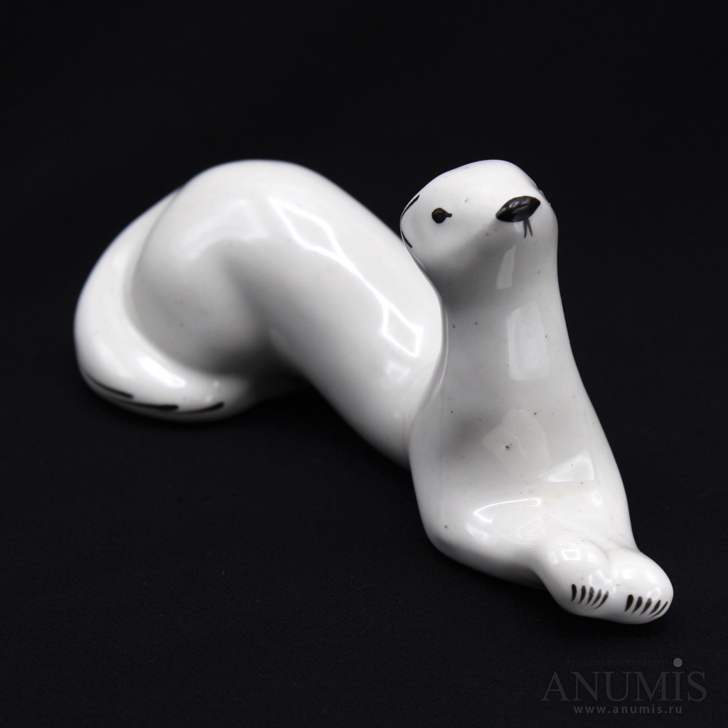 Фигурка фарфоровая «Песец», длина 15 см. СССР. Лот №5234. Аукцион №194 ...