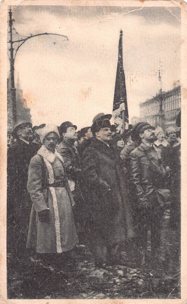 1 мая 1918. Ленин на красной площади 1918. Свердлов я.м. 1918 г.. 1 Мая 1918 года красная площадь. Свердлов на праздновании 1 го мая 1918г.