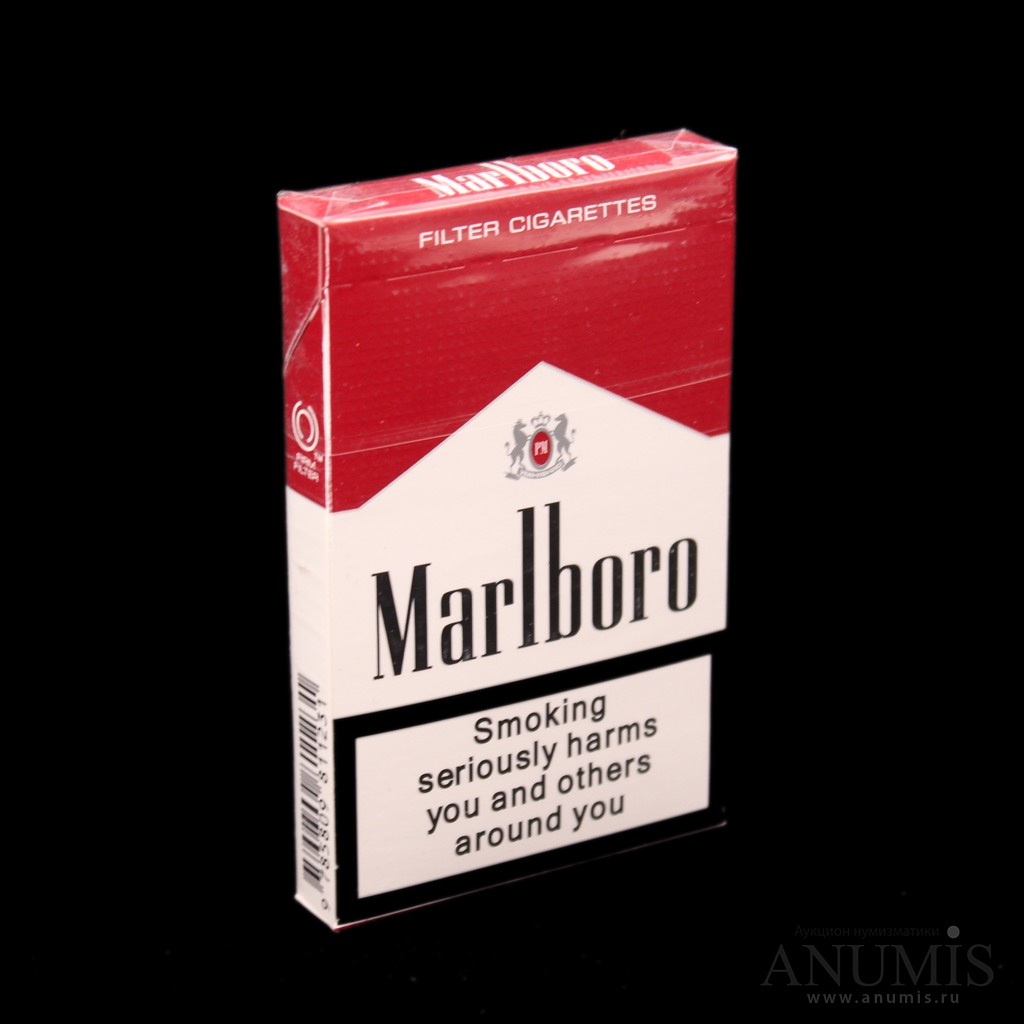 Мальборо сигареты с кнопкой. Сигареты Marlboro пачка с комбоем. Мальборо тонкие сигареты. Мальборо сигареты черная пачка с огнем.