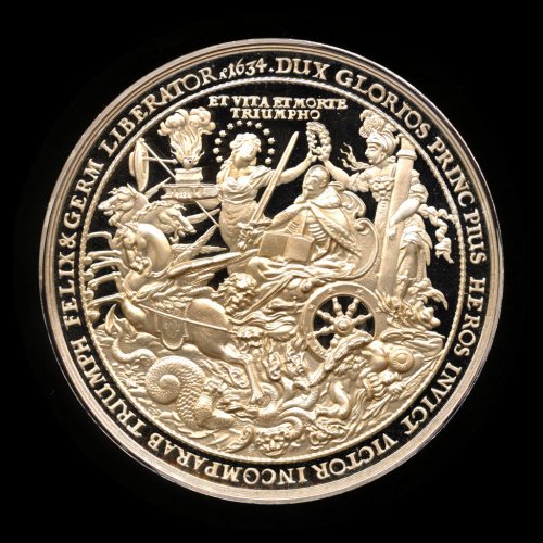 Рестрайк настольной медали на смерть Густава II. Серебро 999 пробы. ⌀ 8 см. 160,2 г. Сертификат. Коробка 1994
