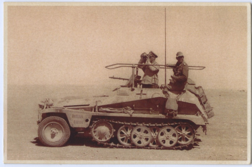 Фото-репродукция «Генерал-фельдмаршал Эрвин Роммель на командирском Sd.Kfz.250/3 „GREIF“, 1942», Военный архив г. Потсдам