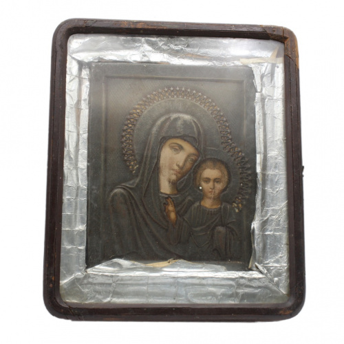 Икона «Казанская Божья Матерь», в киоте. Размер 25,5×30×6 см 1895