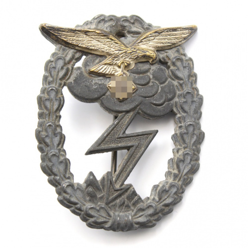 Знак нагрудный «За наземный бой»