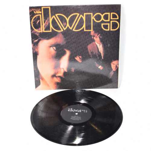 Пластинка виниловая. Исполнитель: The DOORS. Размер 31×31