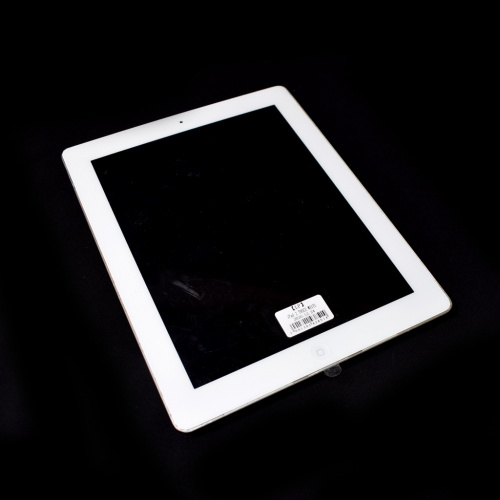 Планшет iPad 2, модель А1395, 16 Гб. Рабочий, дисплей в пленке. С зарядным устройством в комплекте. Размер 18×24 см. Б/У