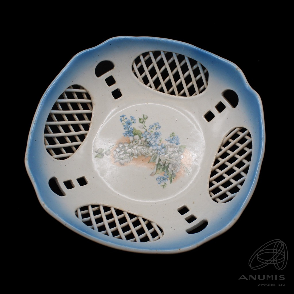 Блюдо, 23,5×6,5 см. Клеймо «Кировский фаянсовый завод». СССР. Лот №5316 ...