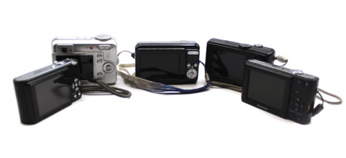 Лот фотоаппаратов: 5 шт. Без аккумуляторов. «Samsung», «Fujifilm», «Lumix», «Kodak»