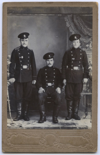 Фотография «Военные», 17,2×11. На картоне