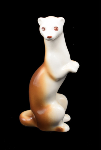 Фигурка фарфоровая «Ласка». Фарфор. Размер 8×14,5 см