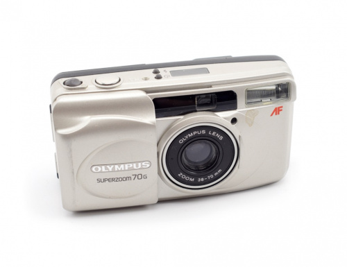 Фотоаппарат пленочный «OLYMPUS Superzoom 70g». Работа от батарейки CR123A