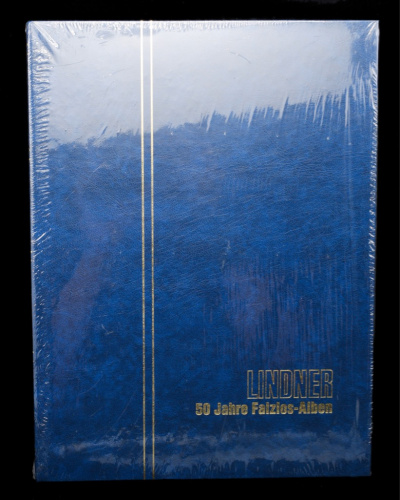 Альбом для почтовых марок «LINDER». Без листов. Размер 23×30,5 см. Новый, в упаковке