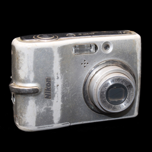 Фотоаппарат «Nikon». Дефекты: Не работает