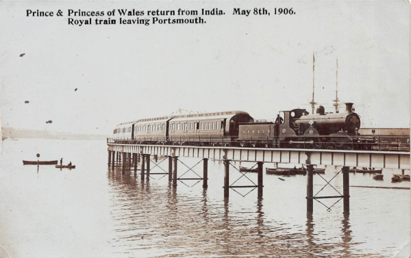 Карточка почтовая «Prince & Princess of Wales return from India. May 8th, 1906. Royal train leaving Portsmouth»