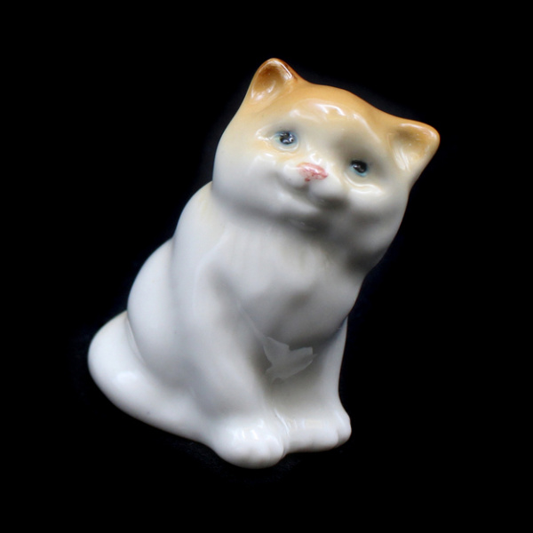 Фигурка «Кот». Фарфор. Размер 3,5×4,5 см